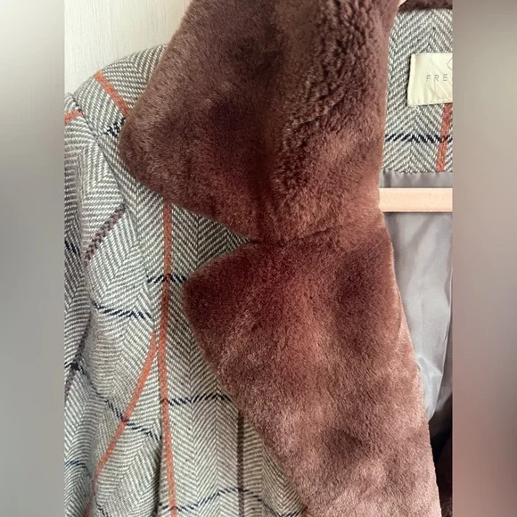 ANTHROPOLOGIE- FRENCHMAUVE Eva Faux Fur Trimmed Coat - Picture 7 of 13